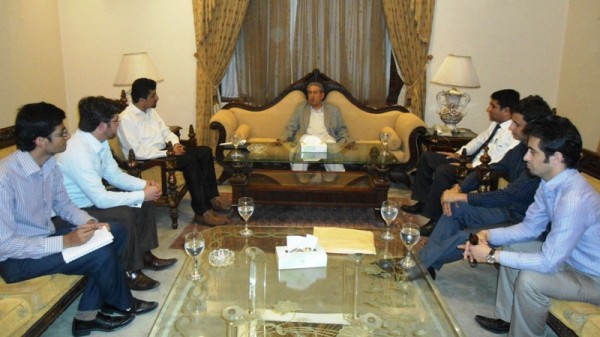 A delegation of HGISF called on the Governor in Karachi 