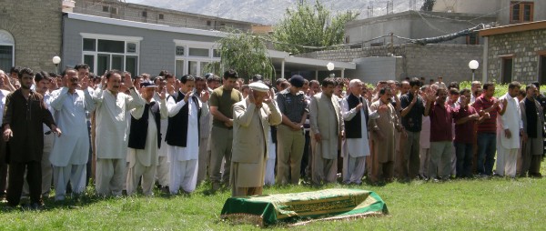 Funeral prayer for the 55 years old Sakhi Ahmed Jan, killed by unidentified people in Gilgit during Sunday violence, were offered in Gilgit on Monday morning. Members of Masajid Board; Haji Abid Ullah Baig and Hussain Ali Rana, DC Gilgit; Shahbaz Tahir Nadeem, SSP Gilgit; Muhammad Ali Zia, Rangers officers, Government officials, and a large number of people attended the funeral. 
