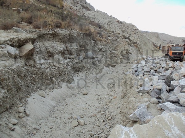 The old KKH still remains buried under hundreds of tonnes of silt. Photo: Javed Karim 