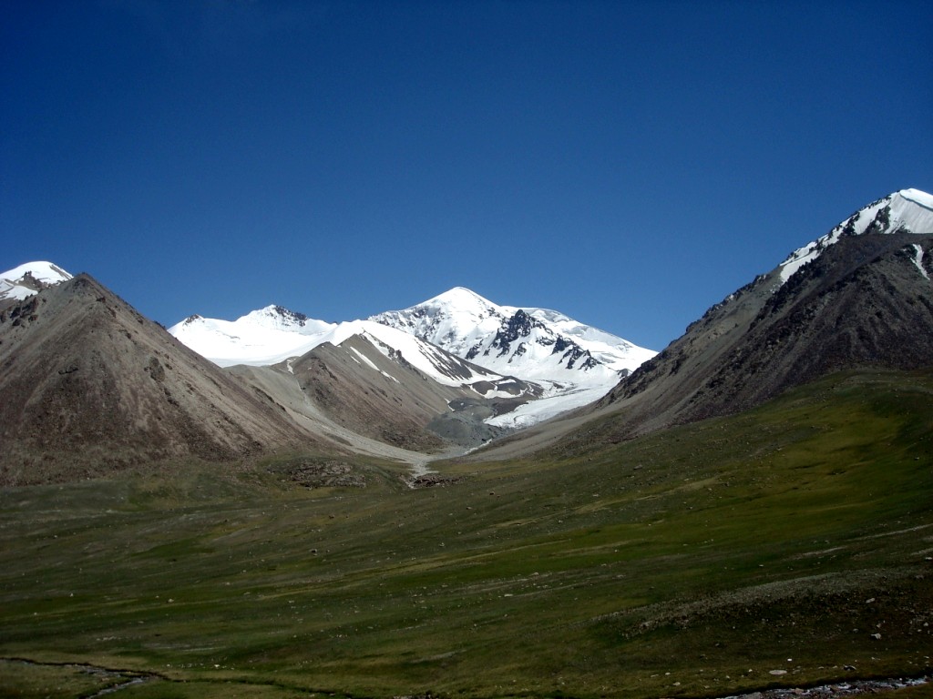 A beautiful view of the Khunjerab Top 