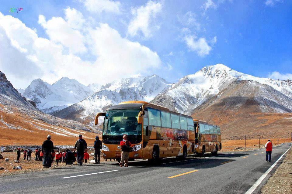 Every year tens of thousands of tourists from mainland China come to the Khunjerab Top. However, they do not enter Pakistan because of visa restrictions and other protocols. Locals have been demanding to allow the tourists entry into Gilgit-Blatistan 
