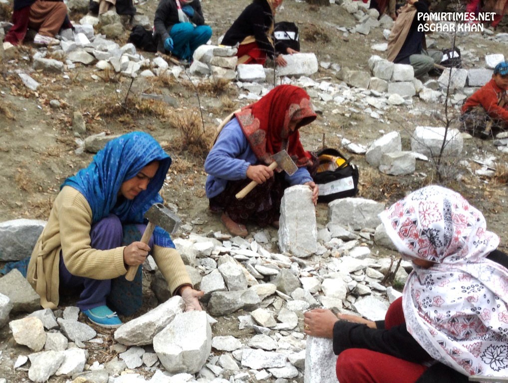 Women are increasingly playing a very active role in the economic life of the Hunza Valley 