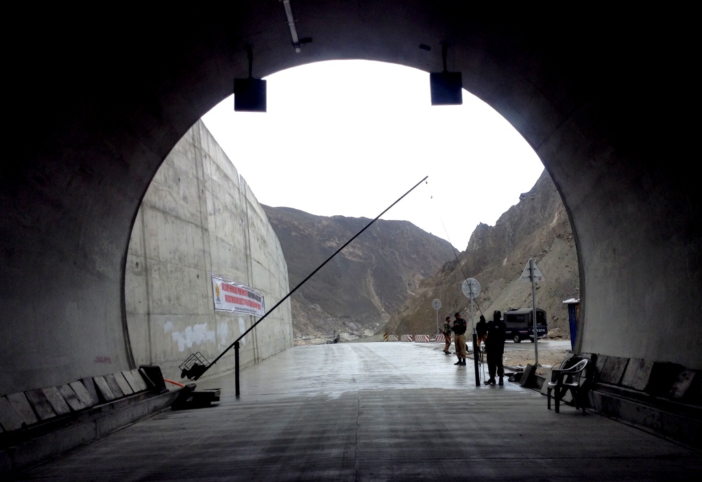 Incredible Images of the Four Tunnels on KKH near Attabad Lake Pakistan Defence
