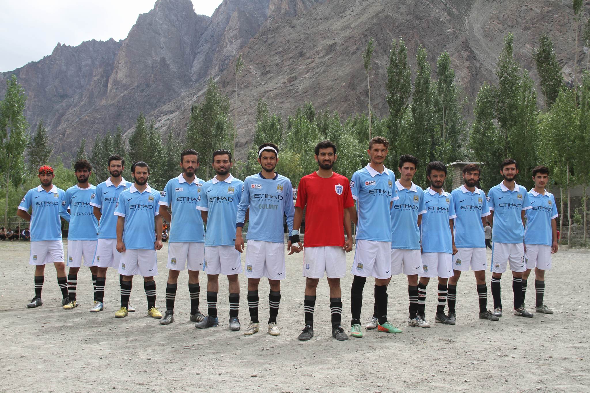 Players of Mountain Boys Gulmit before the match, Photo: Rehmat Jabbar 