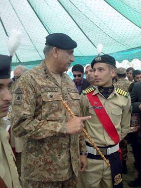 General Bajwa talking to a cadet 
